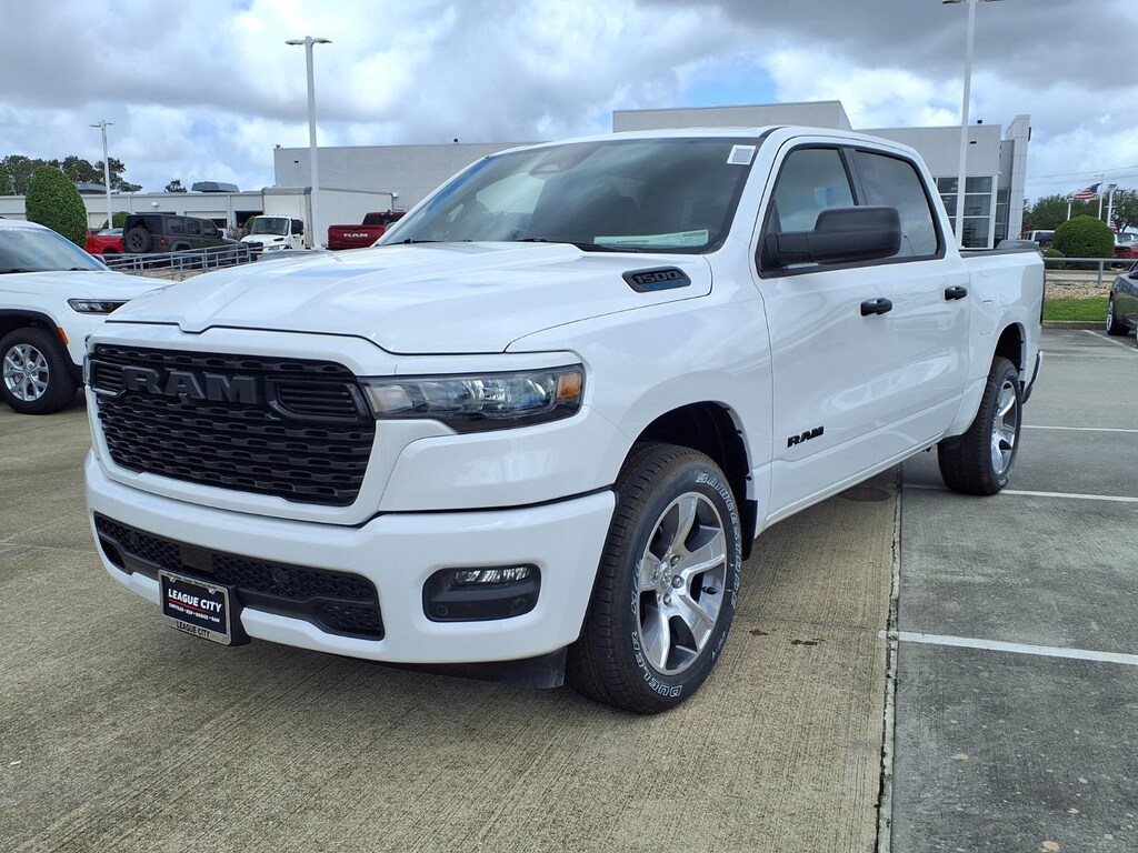 New 2026 Ram 1500 Express Crew Cab