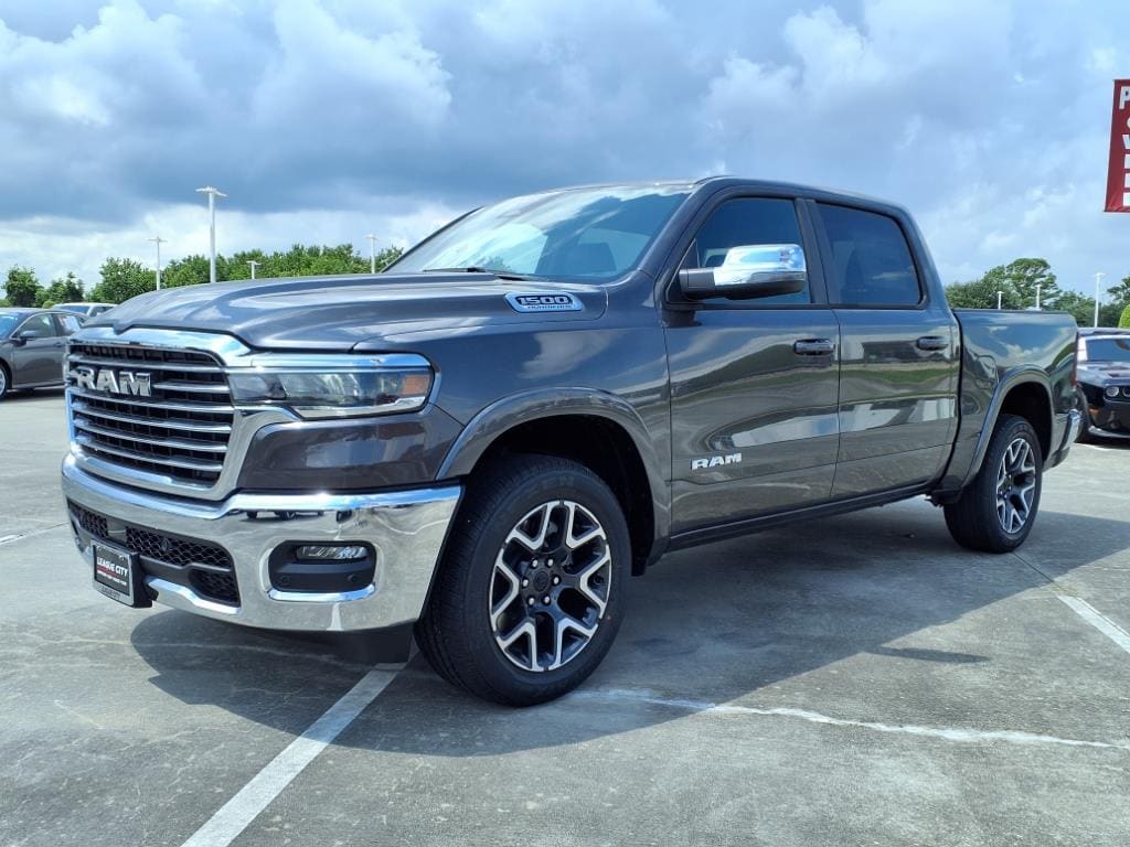 2026 Ram 1500 Laramie photo 3