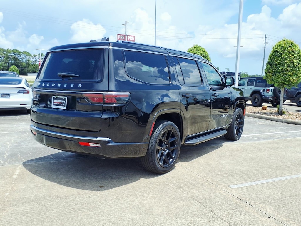Used 2023 Jeep Wagoneer Base 4x2 SUV