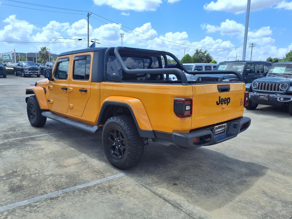Used 2021 Jeep Gladiator Willys Truck