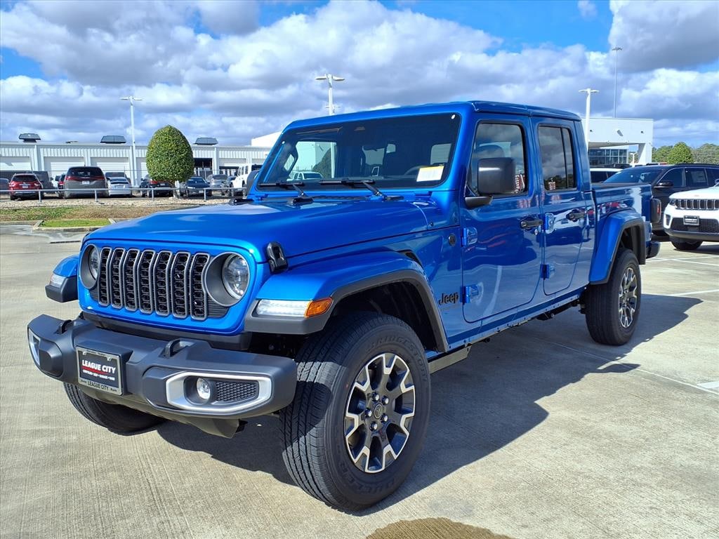 New 2026 Jeep Gladiator Sahara Pickup
