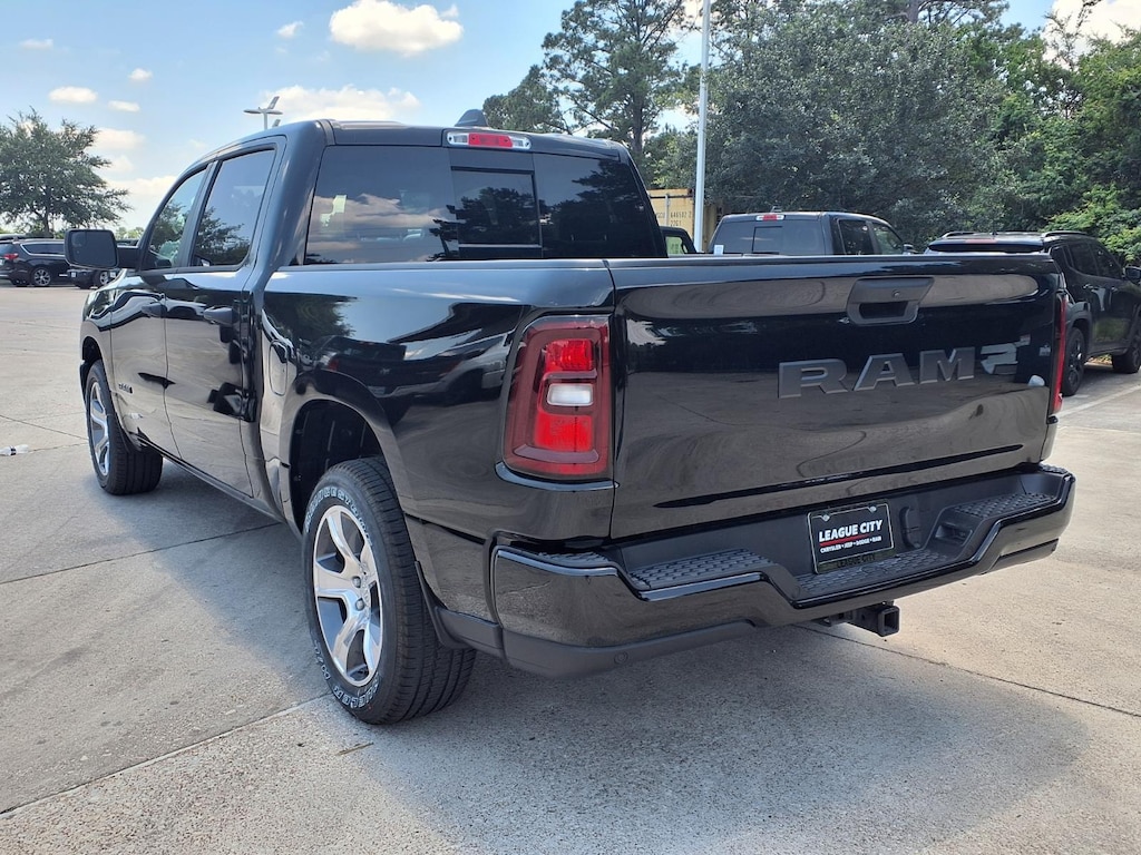 New 2026 Ram 1500 Express Crew Cab