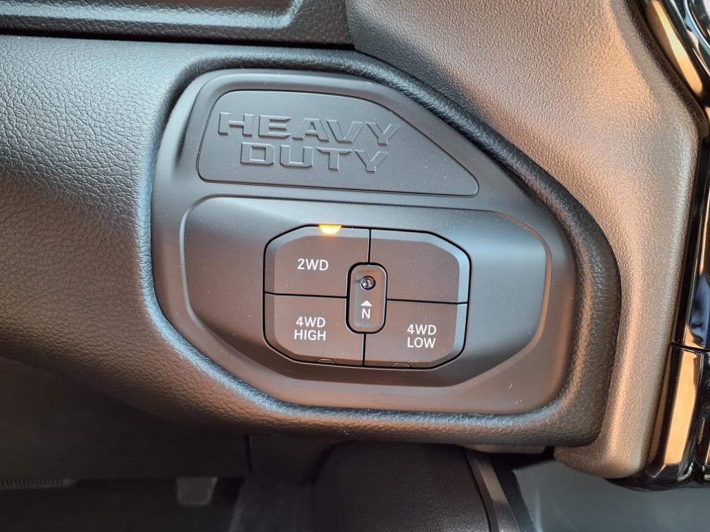 2026 RAM 3500 Laramie - Photo 12
