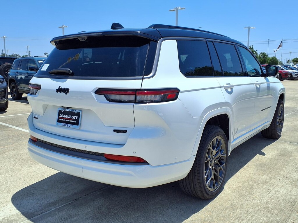 New 2026 Jeep Grand Cherokee L Summit Sport Utility