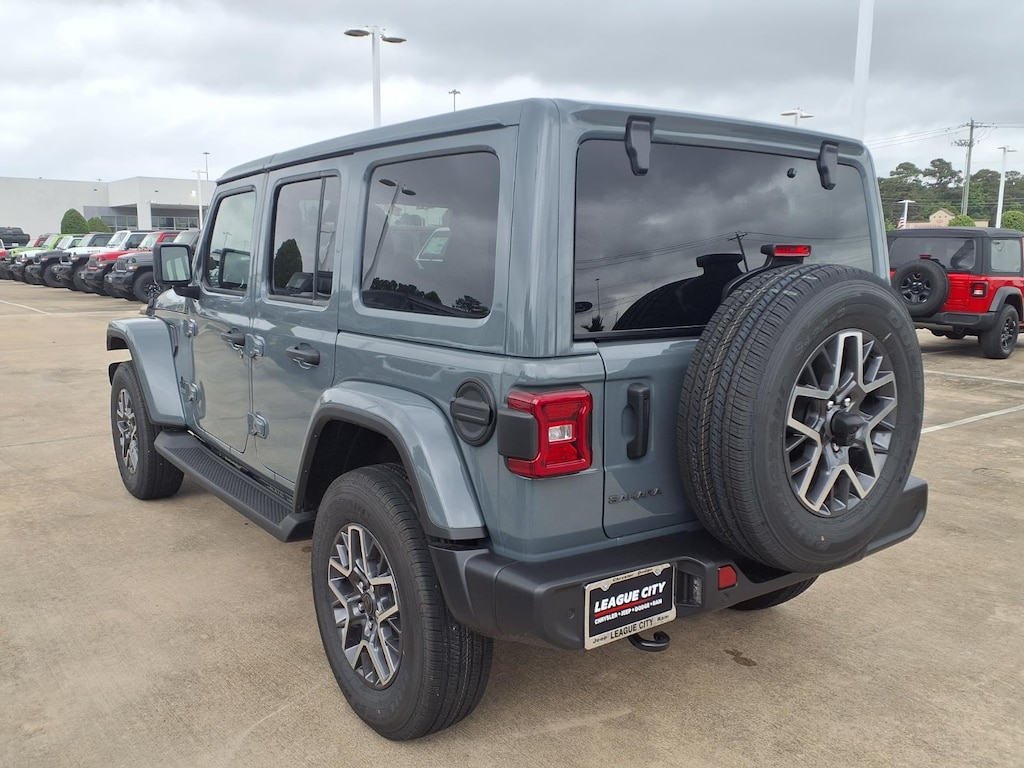New 2026 Jeep Wrangler 4-Door Sahara Sport Utility