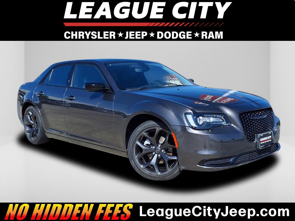 2023 Chrysler 300 Touring