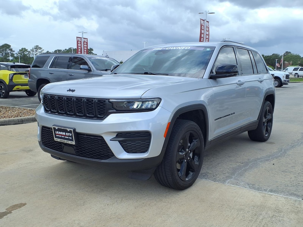 Used 2025 Jeep Grand Cherokee Altitude 4x4 Altitude SUV