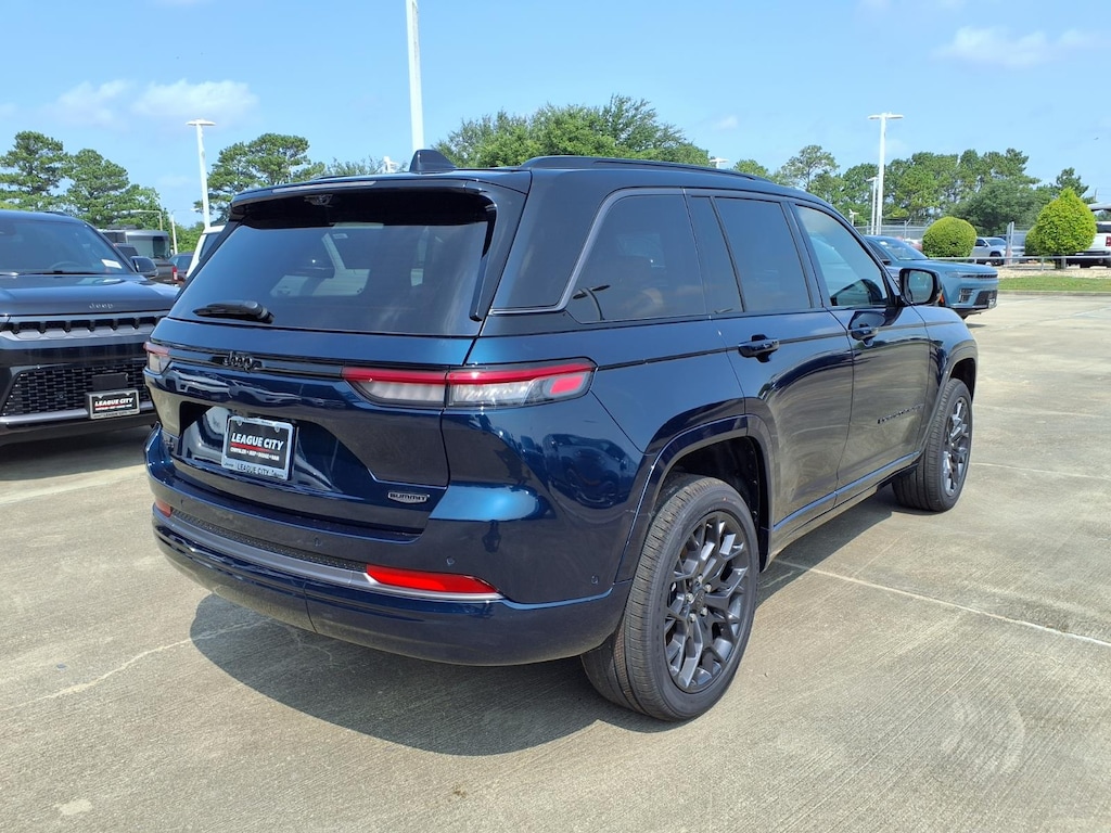 New 2026 Jeep Grand Cherokee Summit Sport Utility