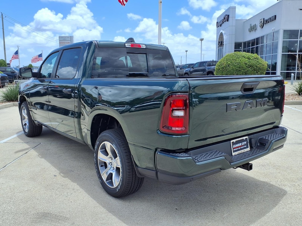 New 2026 Ram 1500 Express Crew Cab
