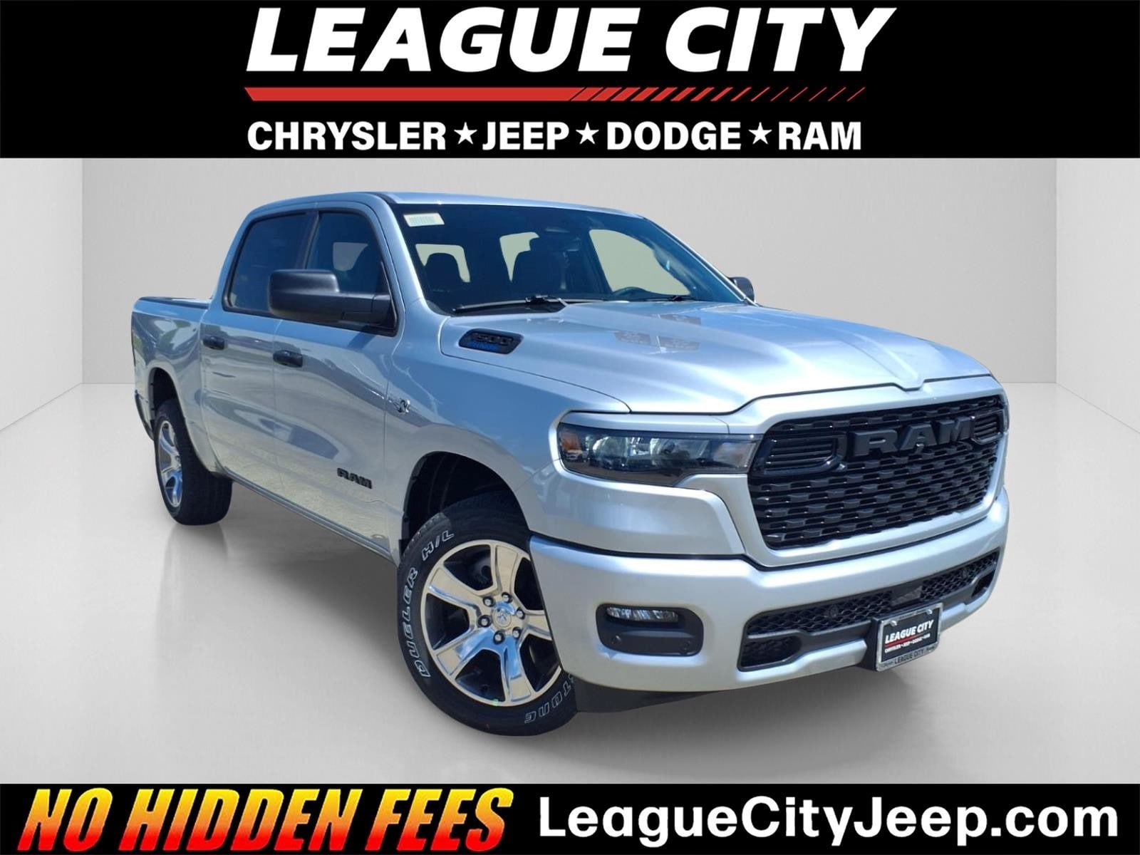 New 2026 Ram 1500 EXPRESS CREW CAB 4X2 5'7 BOX