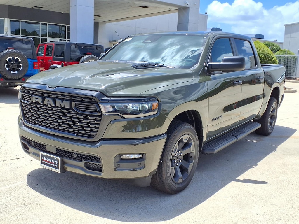 New 2026 Ram 1500 Express Crew Cab