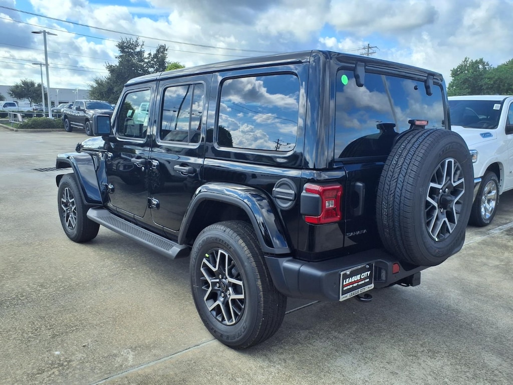 New 2027 Jeep Wrangler 4-Door Sahara Sport Utility