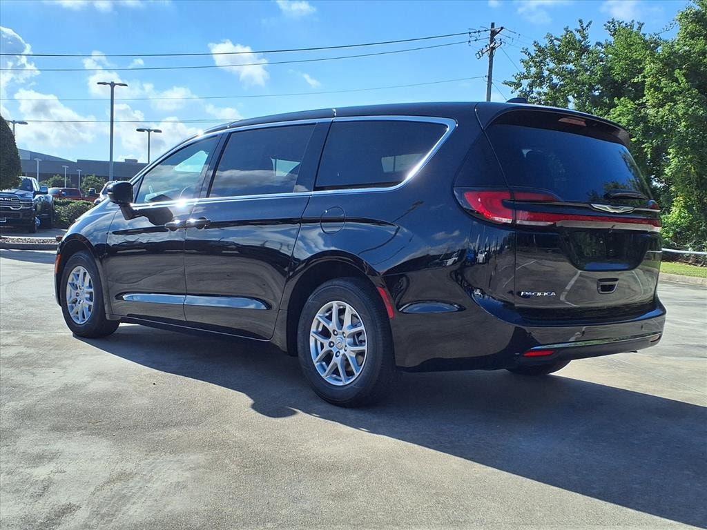 New 2026 Chrysler Pacifica SELECT Passenger Van