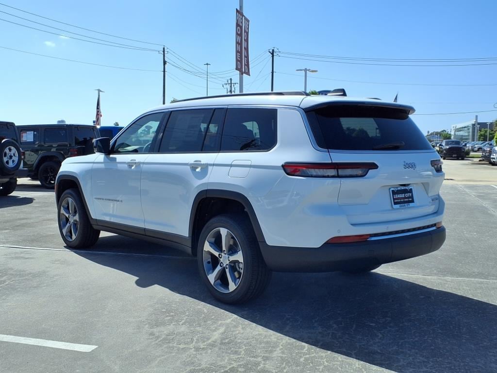 2025 Jeep Grand Cherokee Limited photo 2