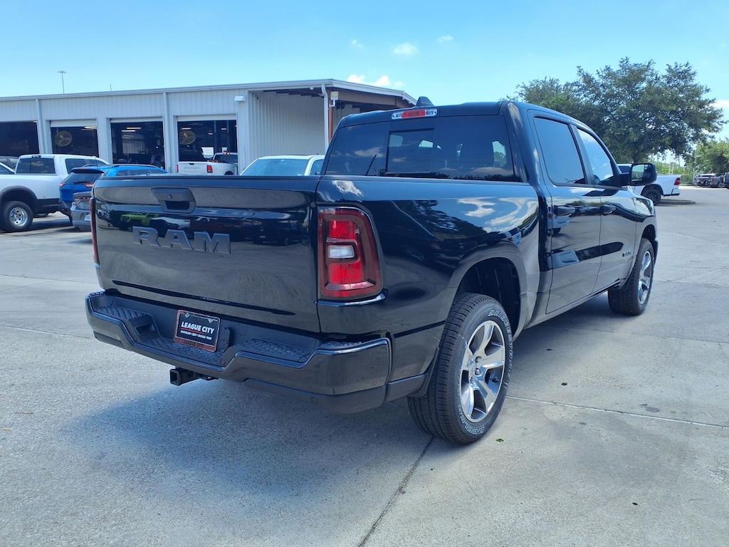 New 2026 Ram 1500 Express Crew Cab