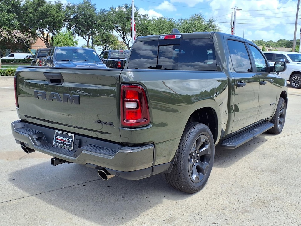 New 2026 Ram 1500 Express Crew Cab
