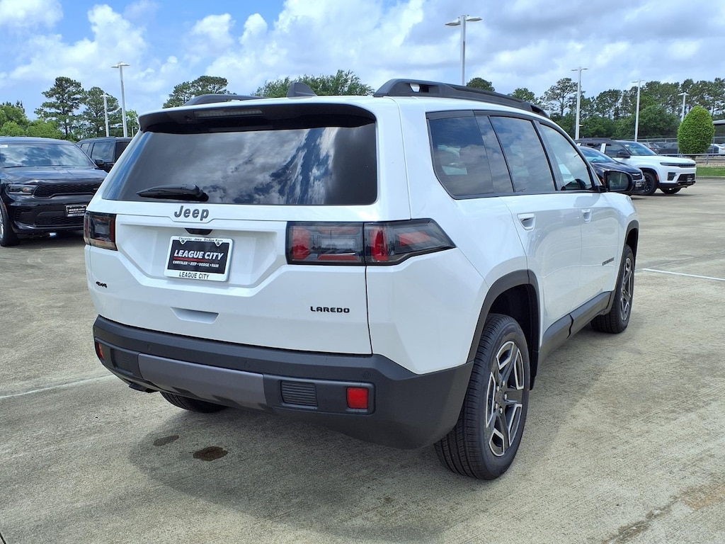 New 2026 Jeep Cherokee Laredo Sport Utility