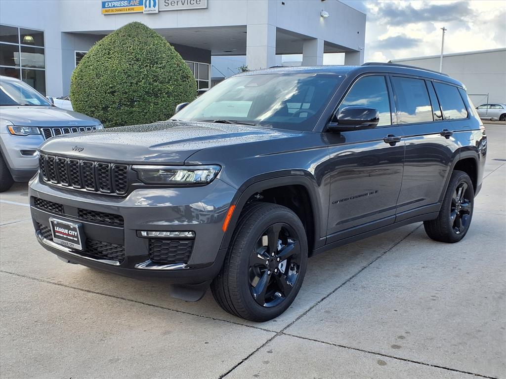 2025 Jeep Grand Cherokee Limited photo 3