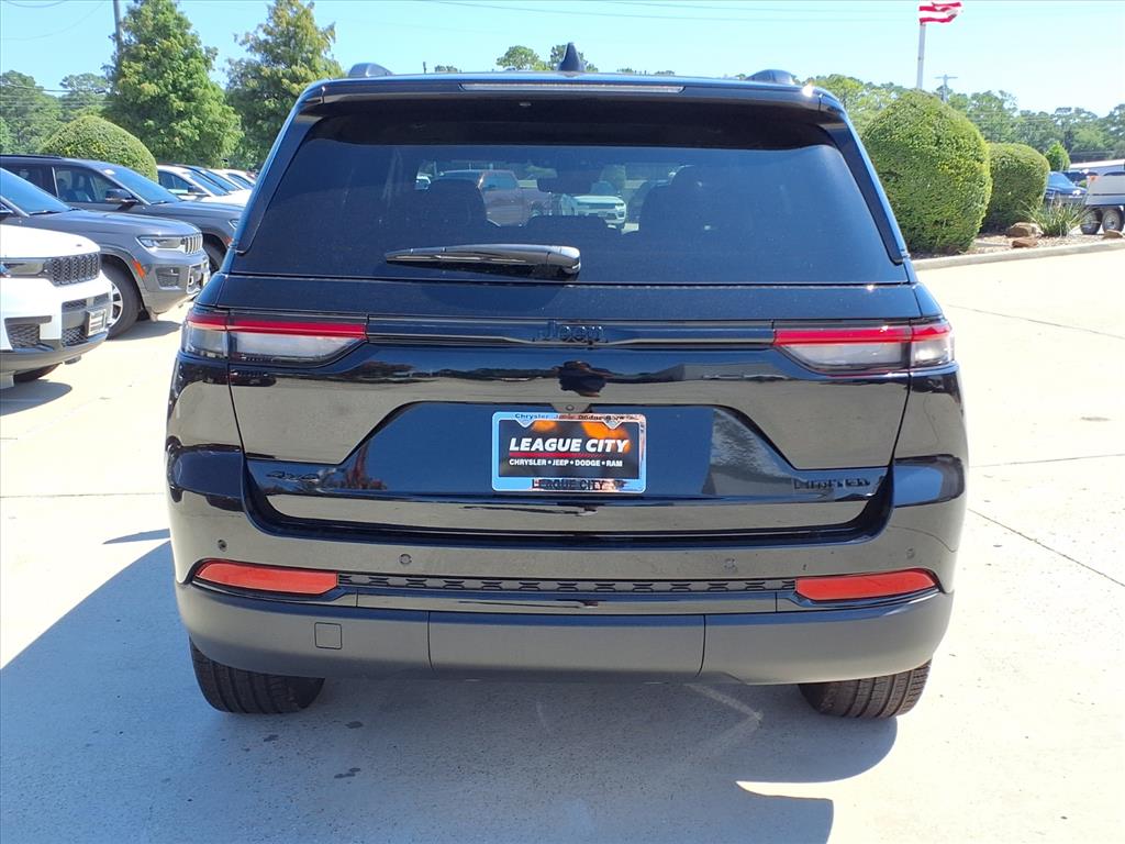 2025 Jeep Grand Cherokee Limited photo 4