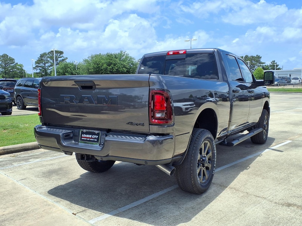 New 2026 Ram 2500 Black Express Crew Cab