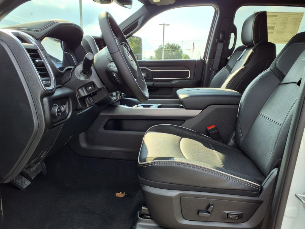 2026 RAM 3500 Laramie - Photo 8