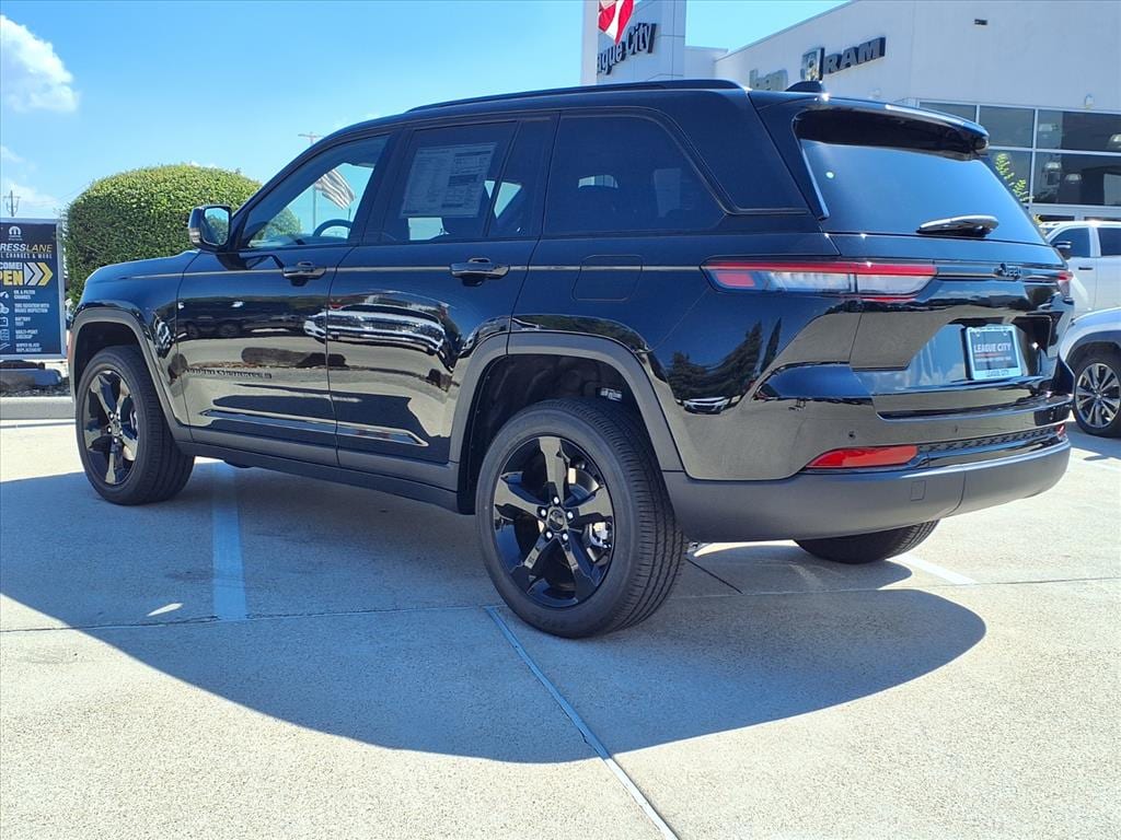 2025 Jeep Grand Cherokee Altitude X photo 2