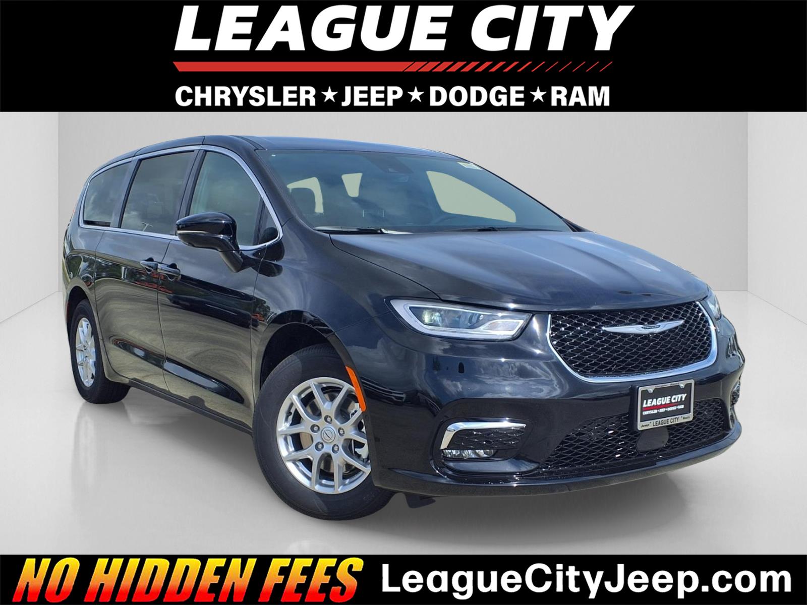 2026 Chrysler Pacifica Select's photo