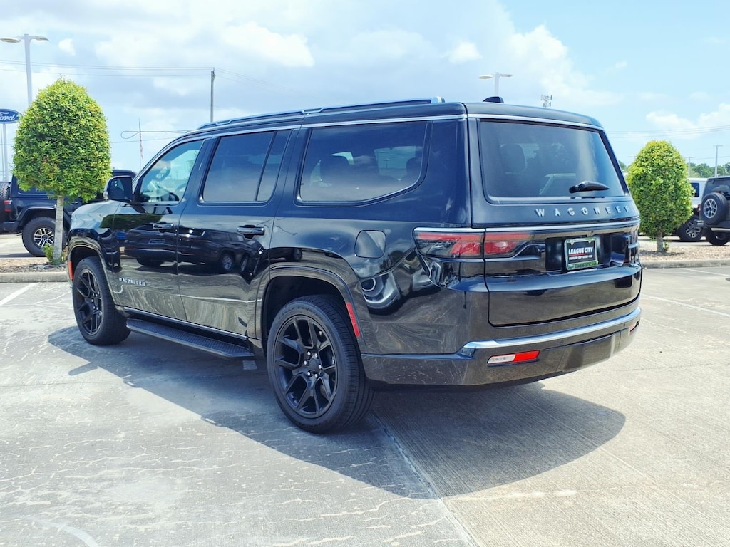 Used 2023 Jeep Wagoneer Base 4x2 SUV