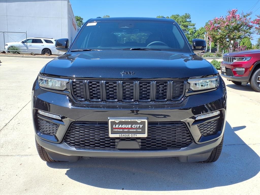 2025 Jeep Grand Cherokee Limited photo 3