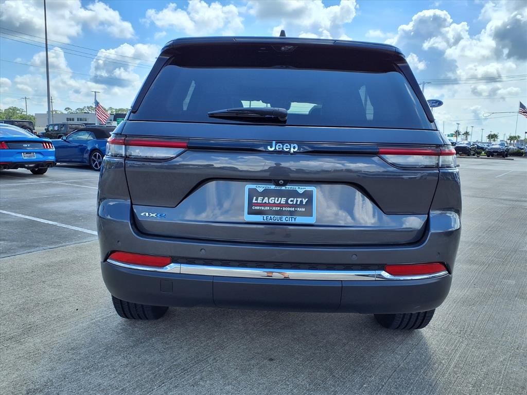 2023 Jeep Cherokee Limited photo 2