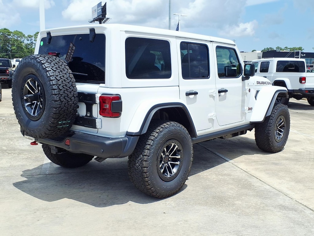 New 2026 Jeep Wrangler 4-Door Rubicon X Sport Utility