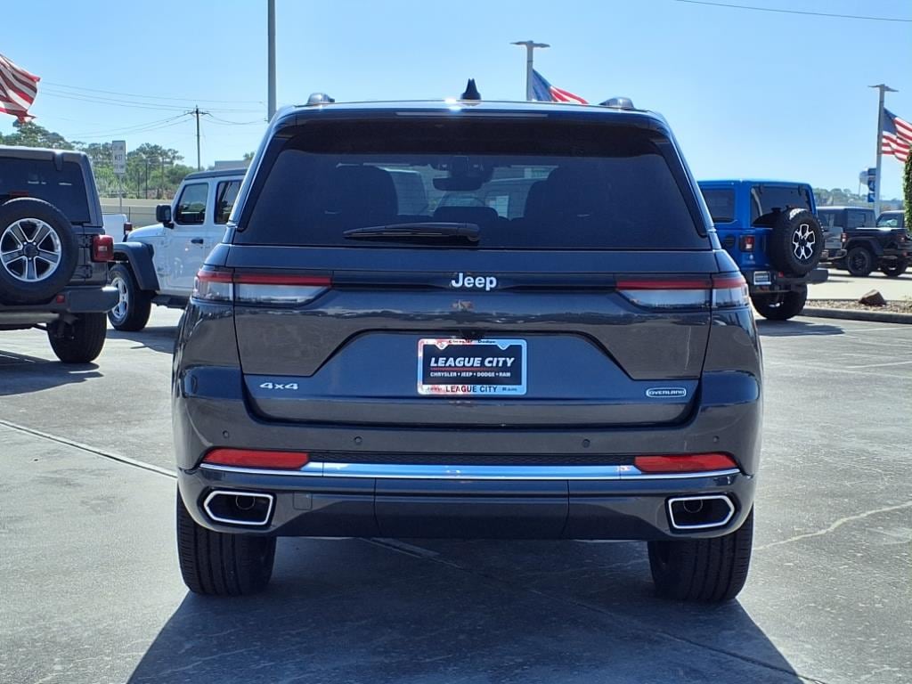 2025 Jeep Grand Cherokee Overland photo 2