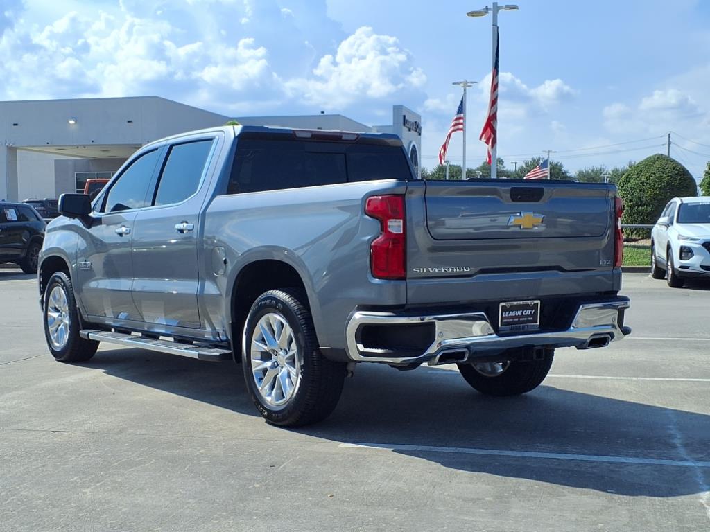 2022 Chevrolet Silverado 1500 LTZ photo 2