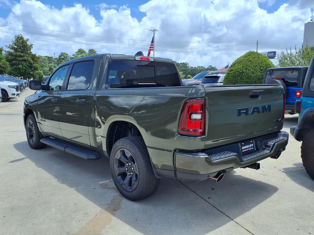 New 2026 Ram 1500 Express Crew Cab