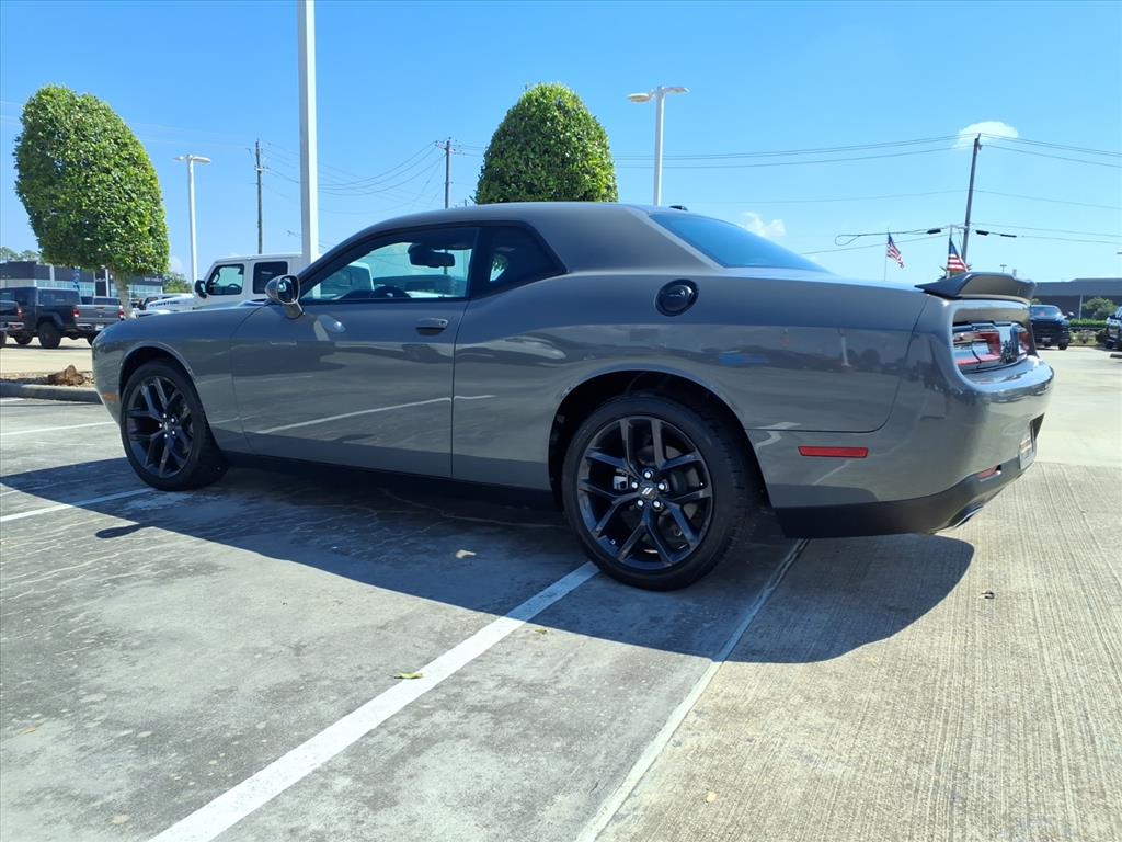 2023 Dodge Challenger SXT photo 2