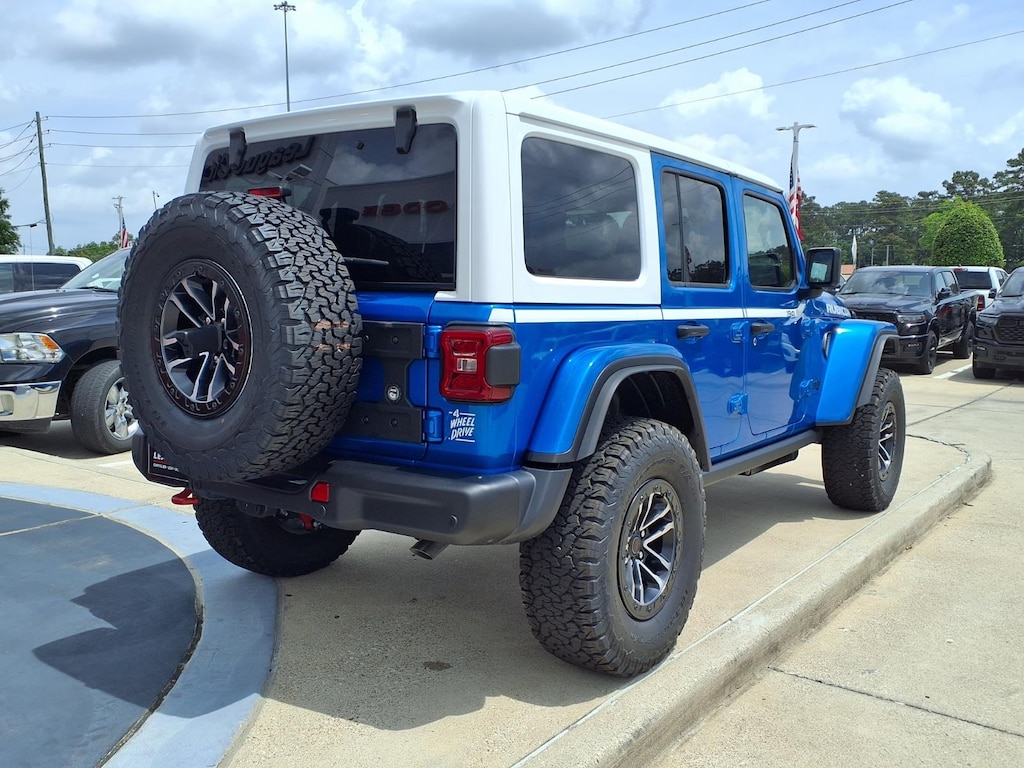 New 2026 Jeep Wrangler 4-Door Rubicon X Sport Utility