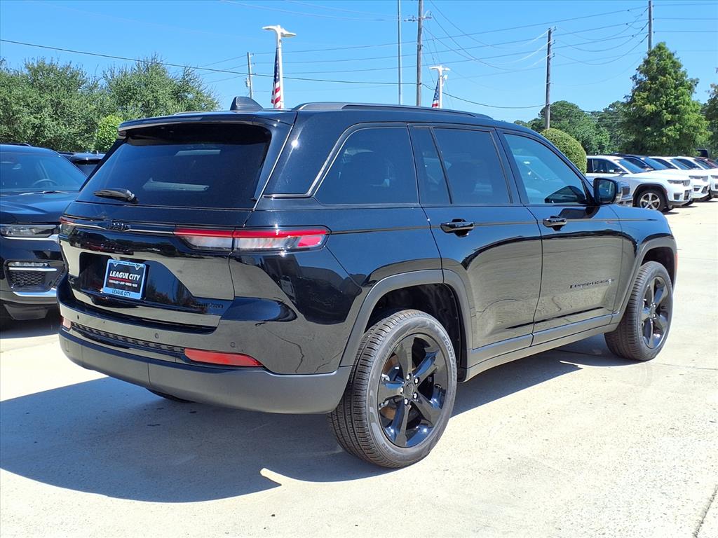 2025 Jeep Grand Cherokee Limited photo 2