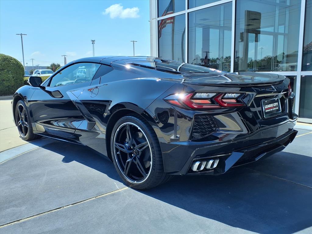 2025 Chevrolet Corvette Stingray 2LT photo 2