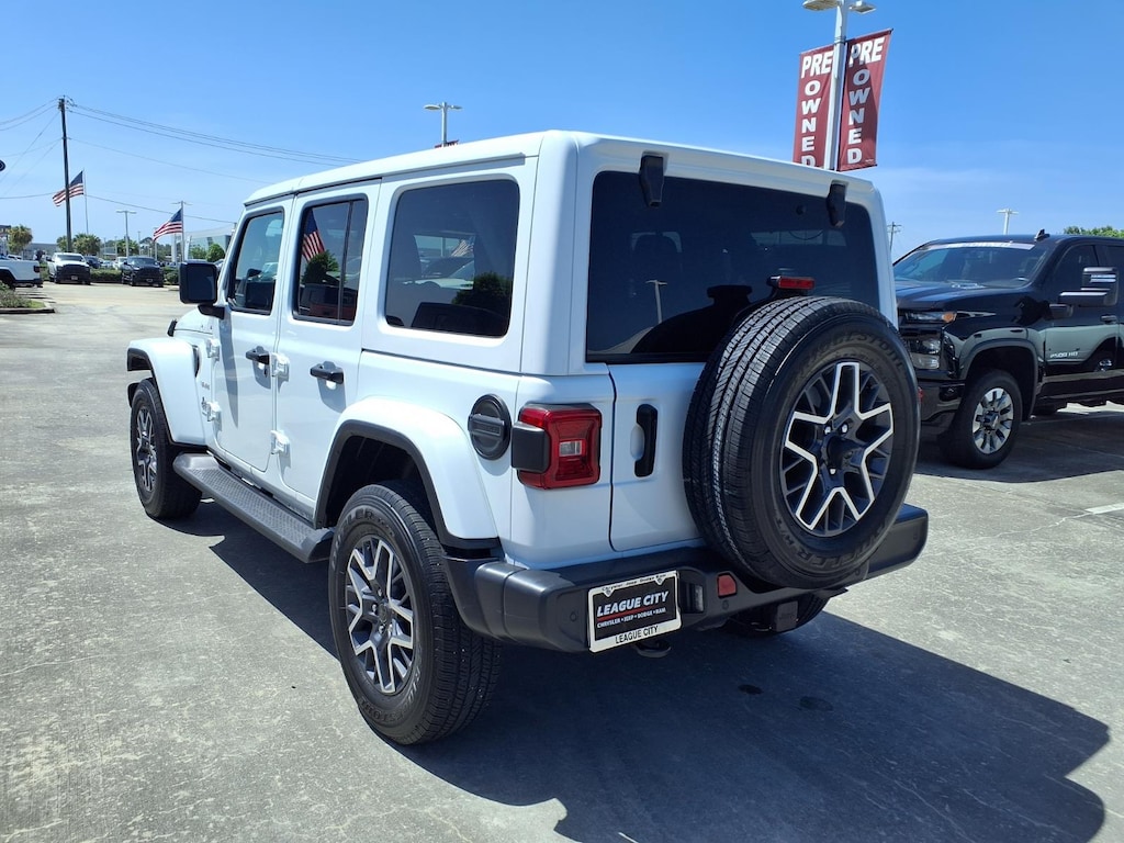 Used 2024 Jeep Wrangler 4-Door Sahara SUV