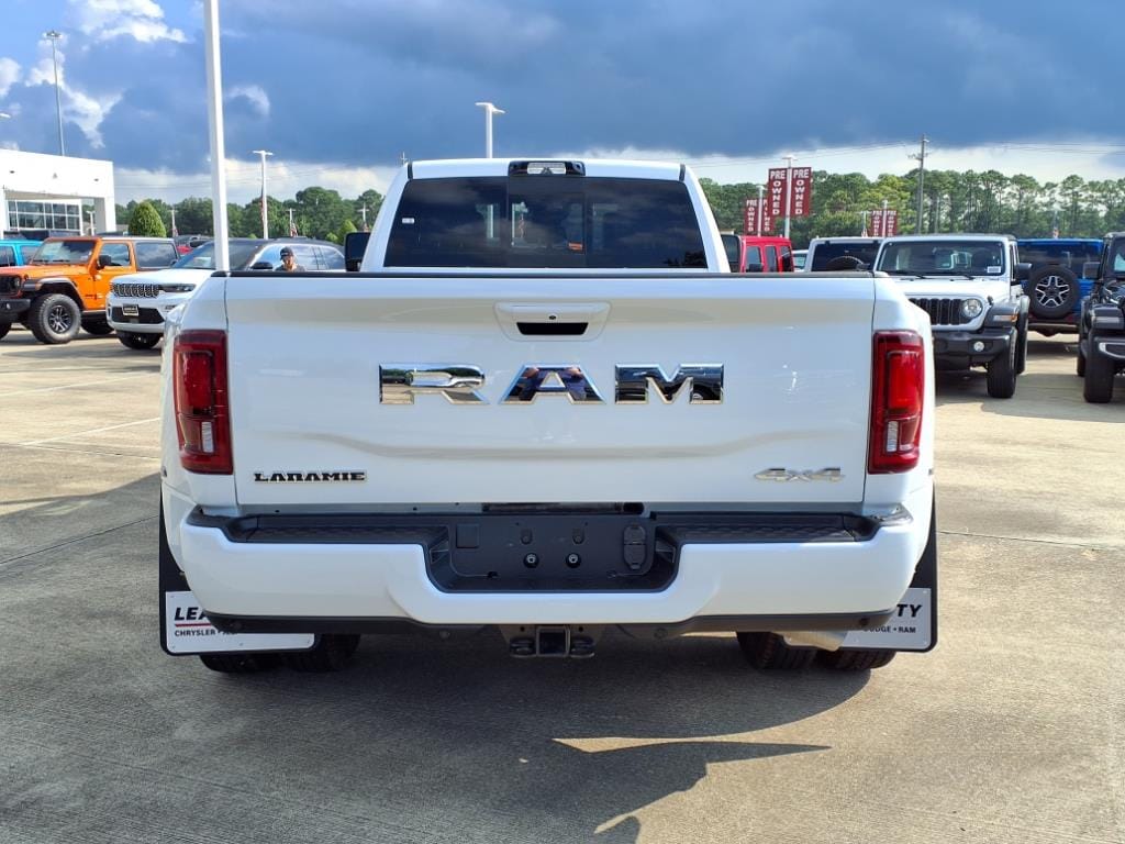 2026 RAM 3500 Laramie - Photo 6