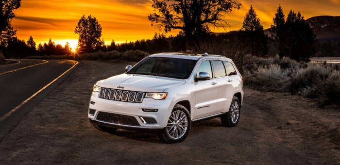 2017-Jeep-Grand-Cherokee-Summit (700x340).jpg