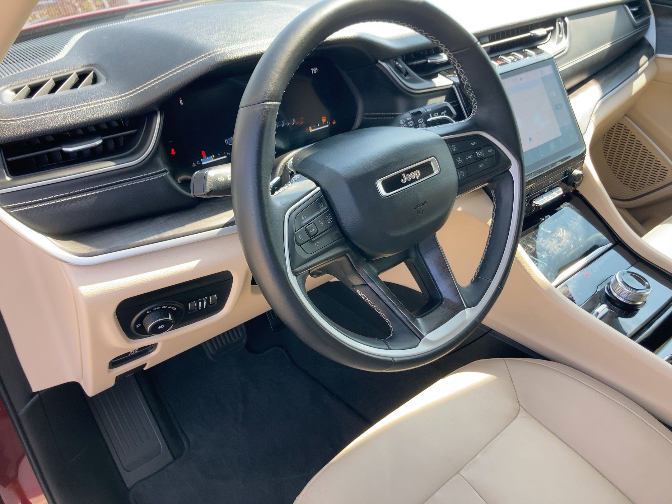 2022 Jeep Grand Cherokee Limited photo 3