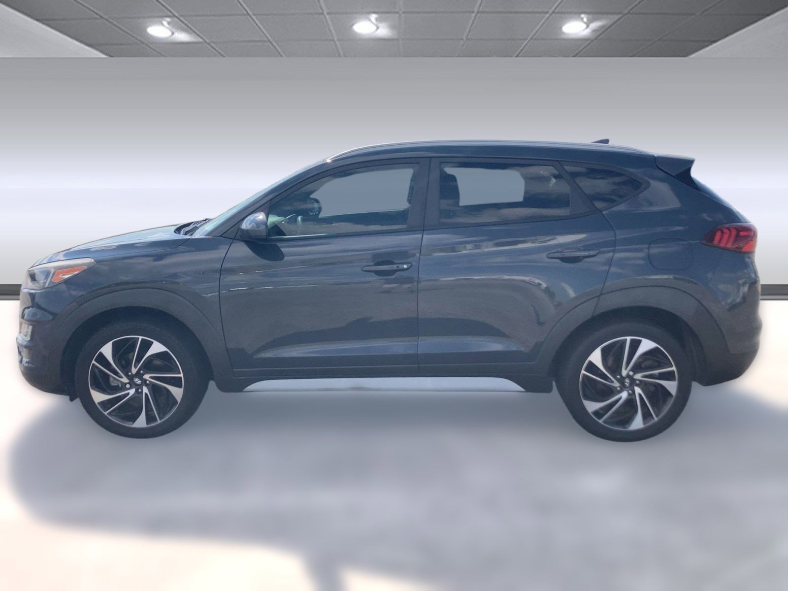 2019 Hyundai Tucson Sport photo 2