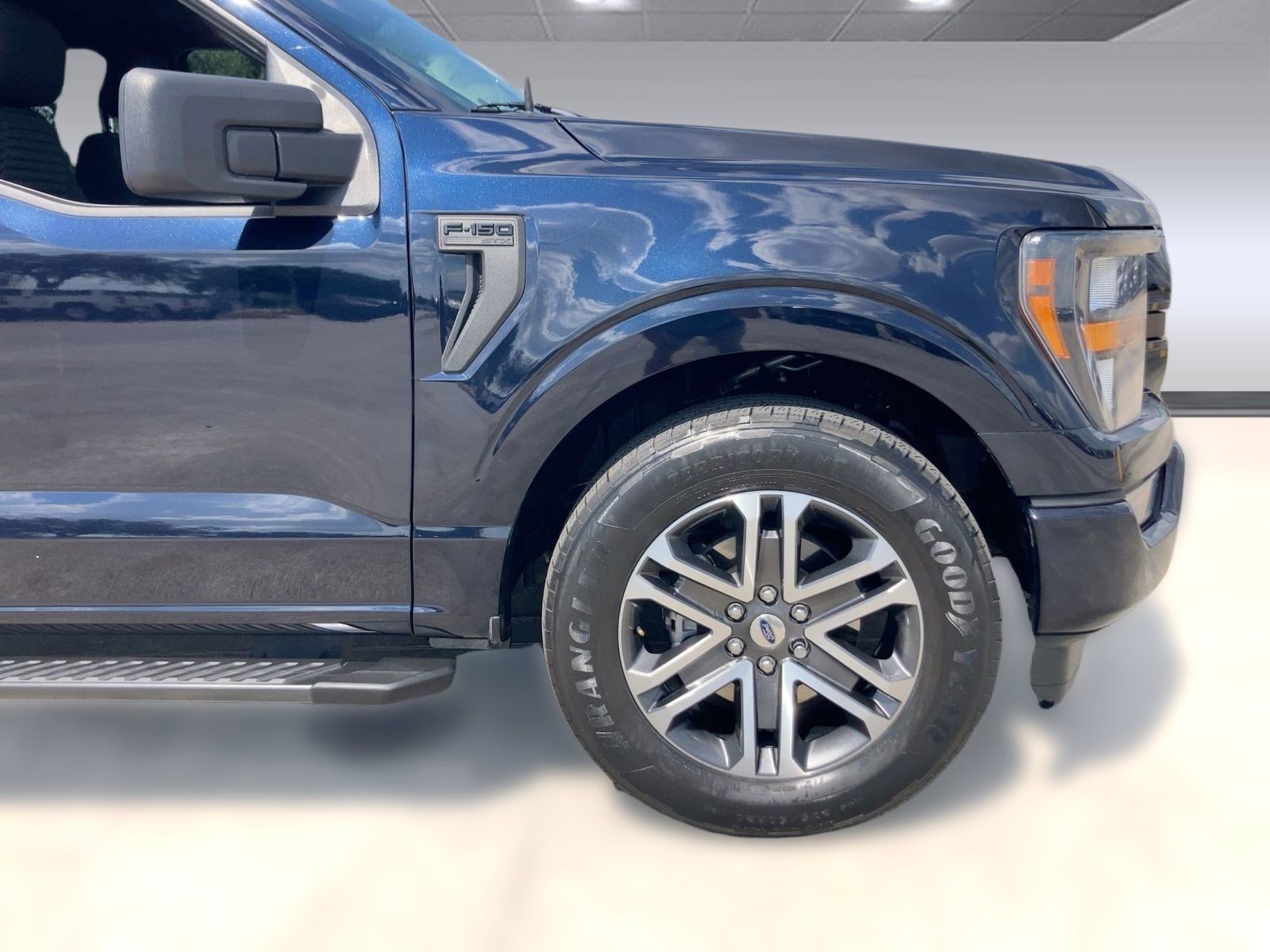 2023 Ford F-150 XL photo 3