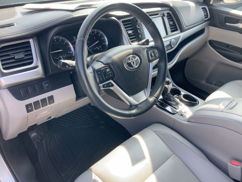 Used 2016 Toyota Highlander XLE