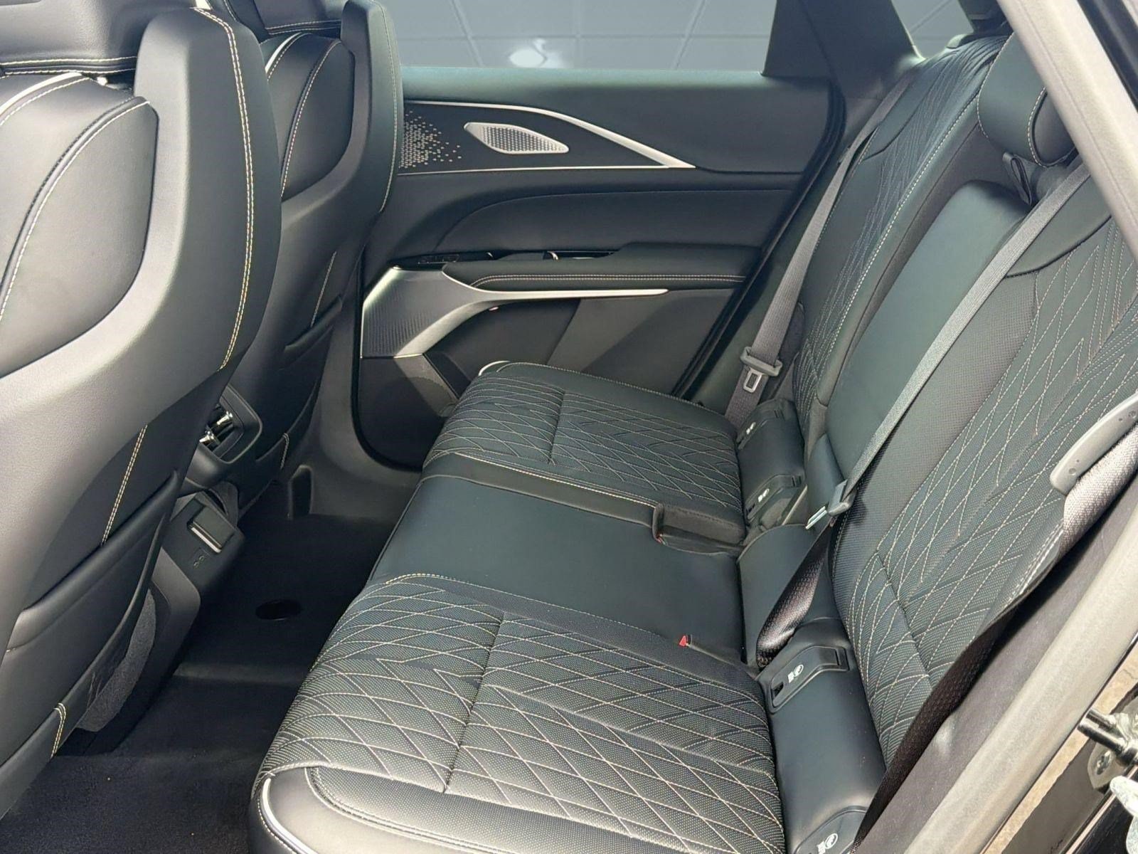 2026 Cadillac LYRIQ V Premium - Photo 21