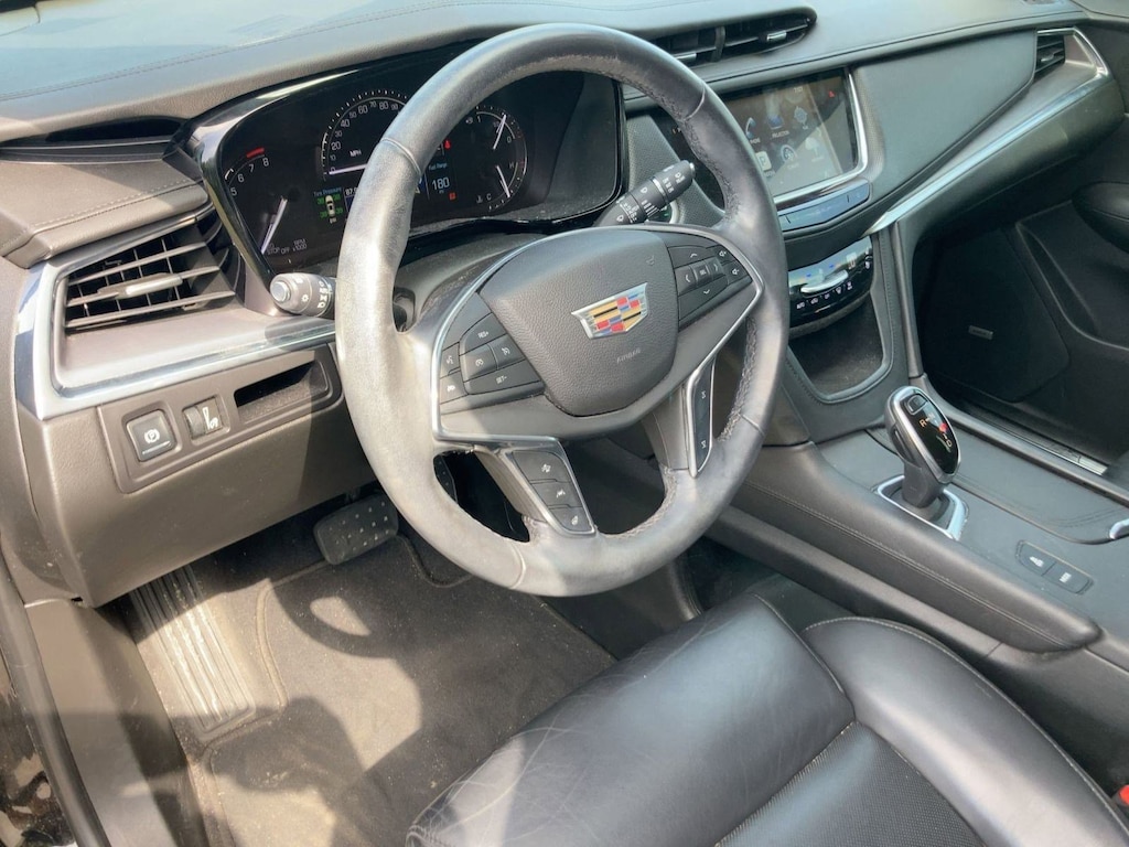 Used 2017 CADILLAC XT5 Premium Luxury FWD SUV