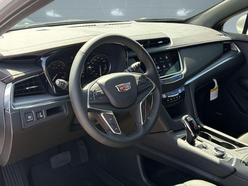 New 2026 CADILLAC XT5 Luxury SUV