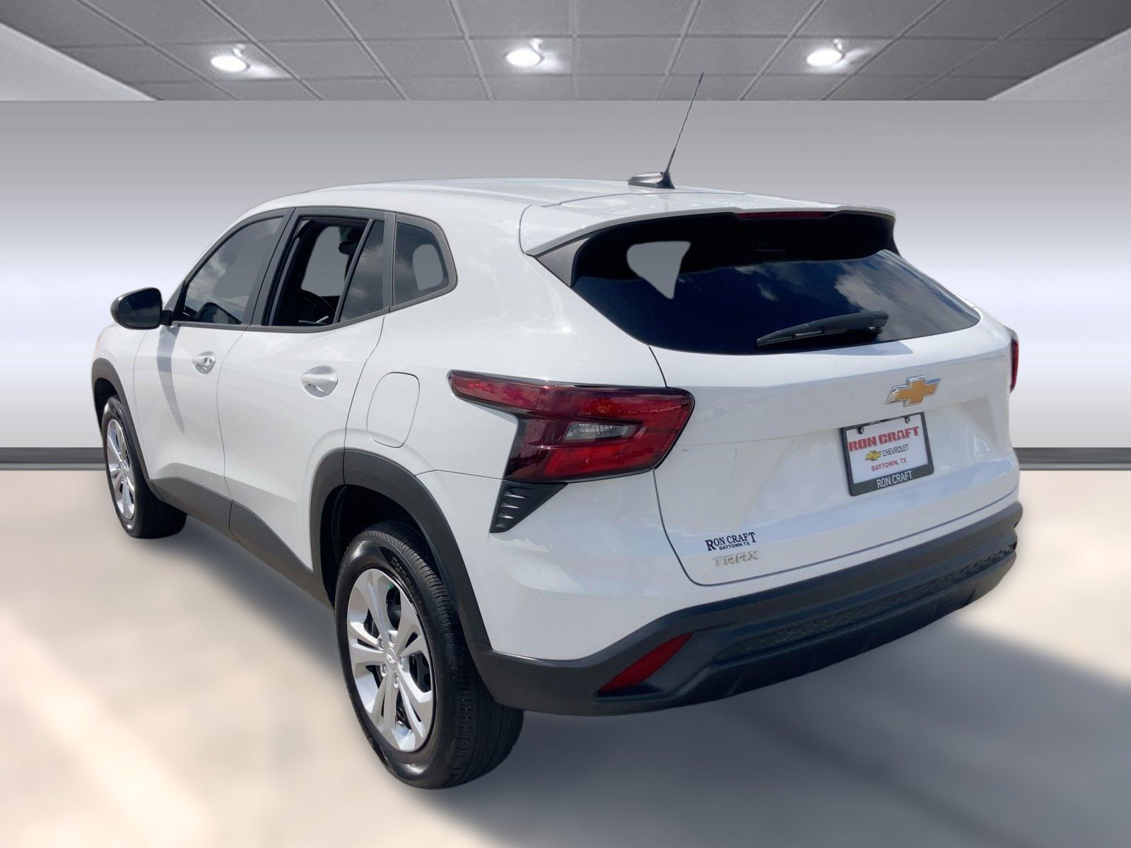 2025 Chevrolet Trax LS photo 3