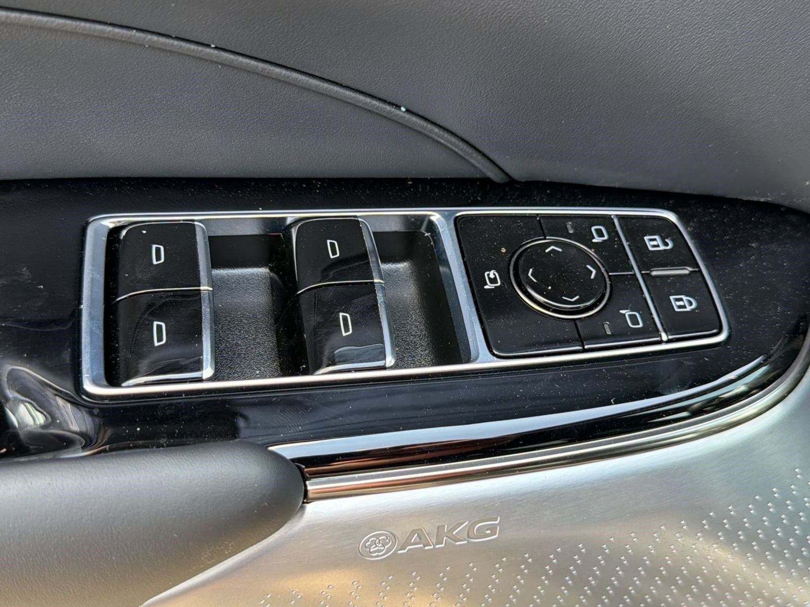 2026 Cadillac LYRIQ V Premium - Photo 15